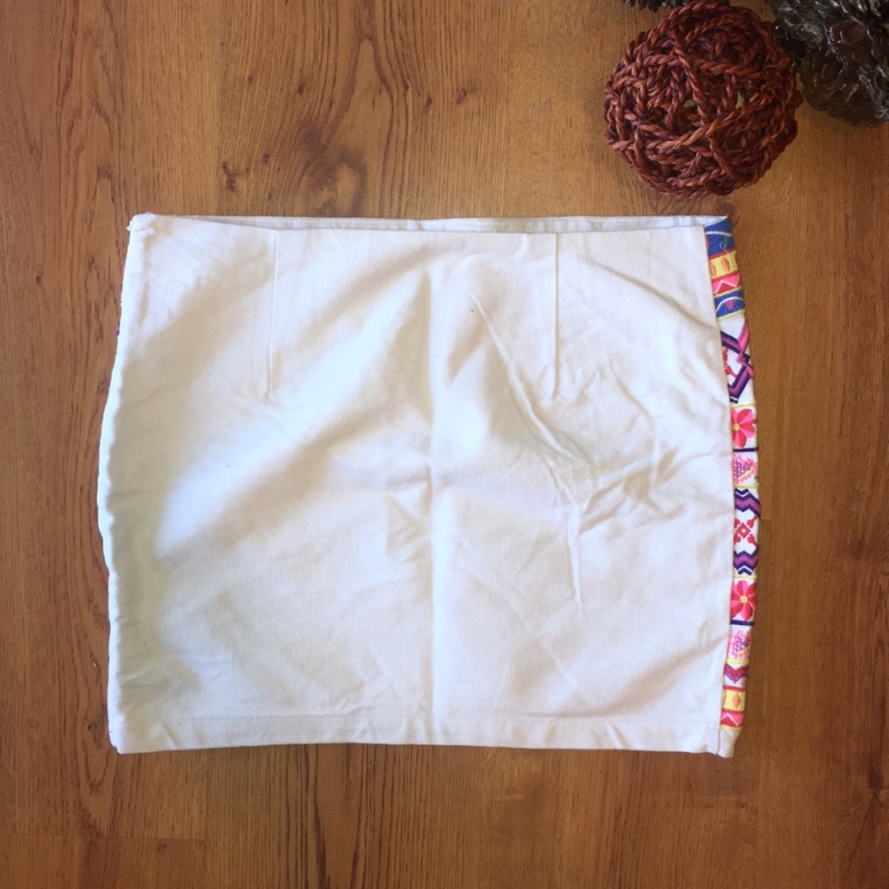 Harper Multi-Colored Embroidered L - Picture 2 of 5